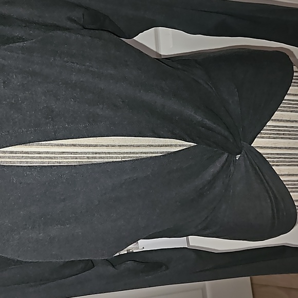 Jessica Simpson Activewear Women Cut out back with twist T-shirts Top Size M - Picture 6 of 12